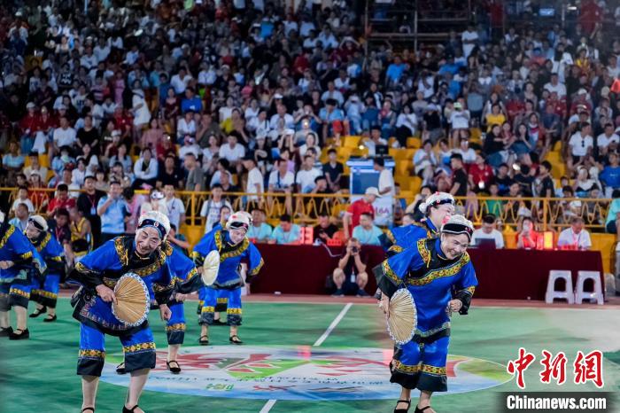 湖南“村BA”燃动爱国村 民族风情与篮球激情齐