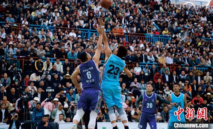 甘肃临夏以篮球为媒会友九省球迷共赏牡丹花海