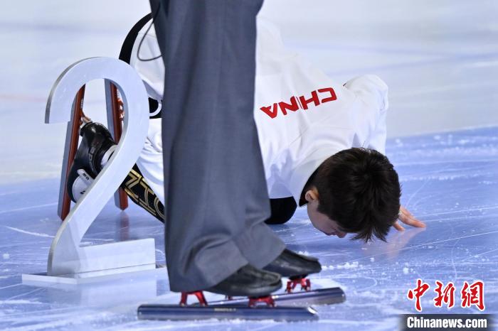 短道速滑世界杯北京站中国选手多项目摘牌 林孝
