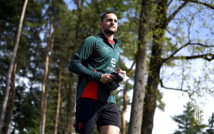 米兰三将归队备战关键战役