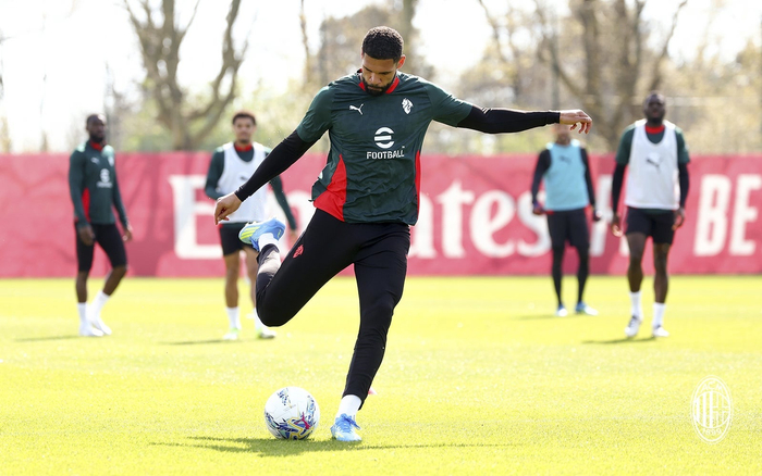 米兰三将归队备战关键战役