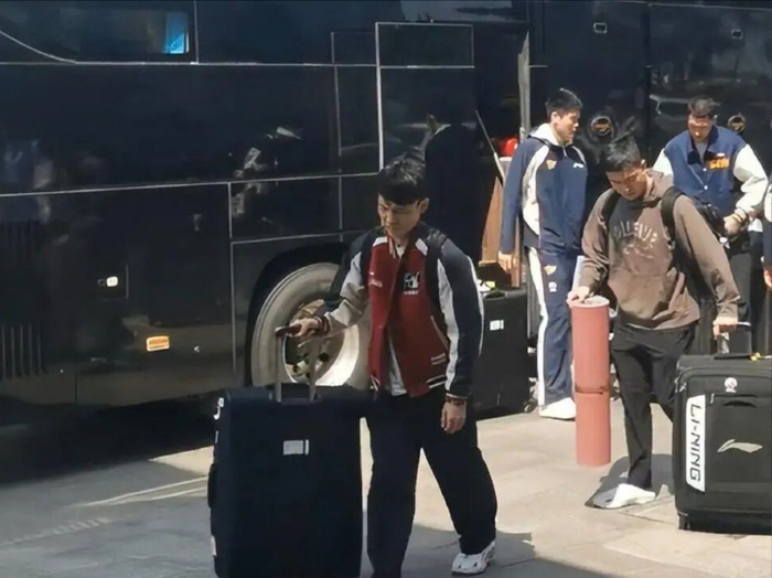 广东男篮单外援迎战青岛 面临双线压力冲击季后