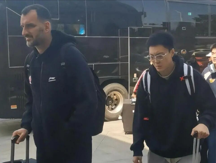 广东男篮单外援迎战青岛 面临双线压力冲击季后