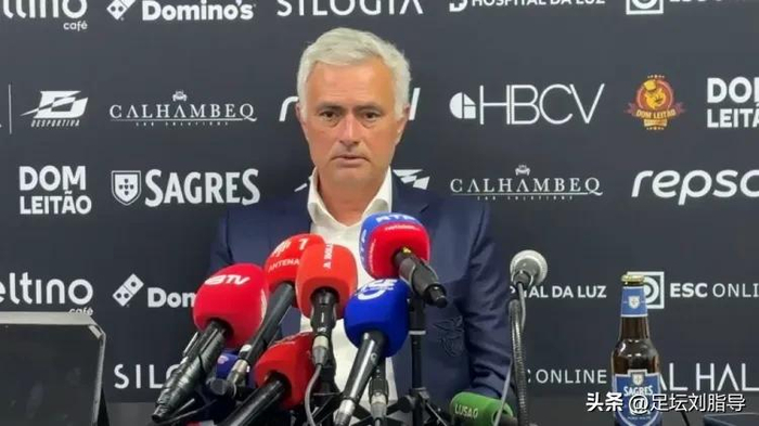 穆里尼奥面临下课危机 公开批评球员却坚持留任