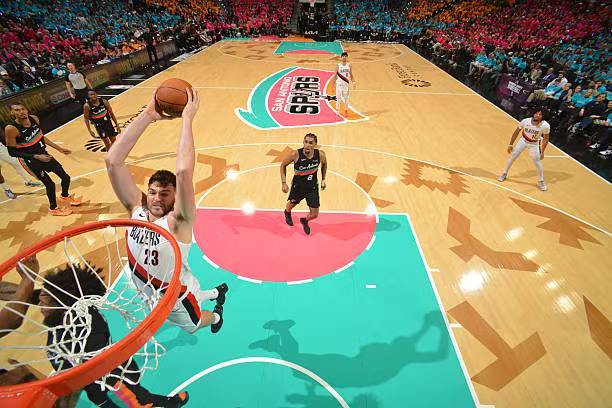 开拓者G2逆转马刺 克林根表现低迷成关键因素