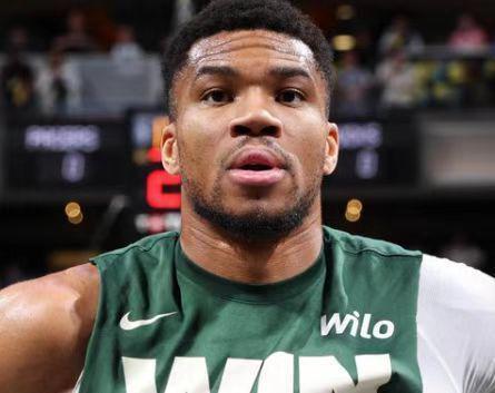 马刺双星闪耀横扫雄鹿 字母哥十年无缘季后赛